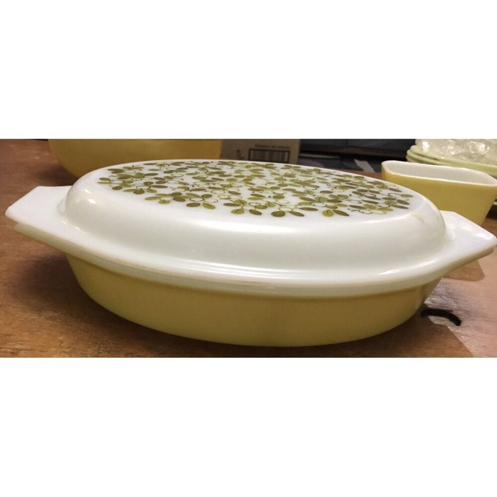Vintage PYREX Verde Olive Divided Covered Casserole Dish HTF 1 Quart Size EUC